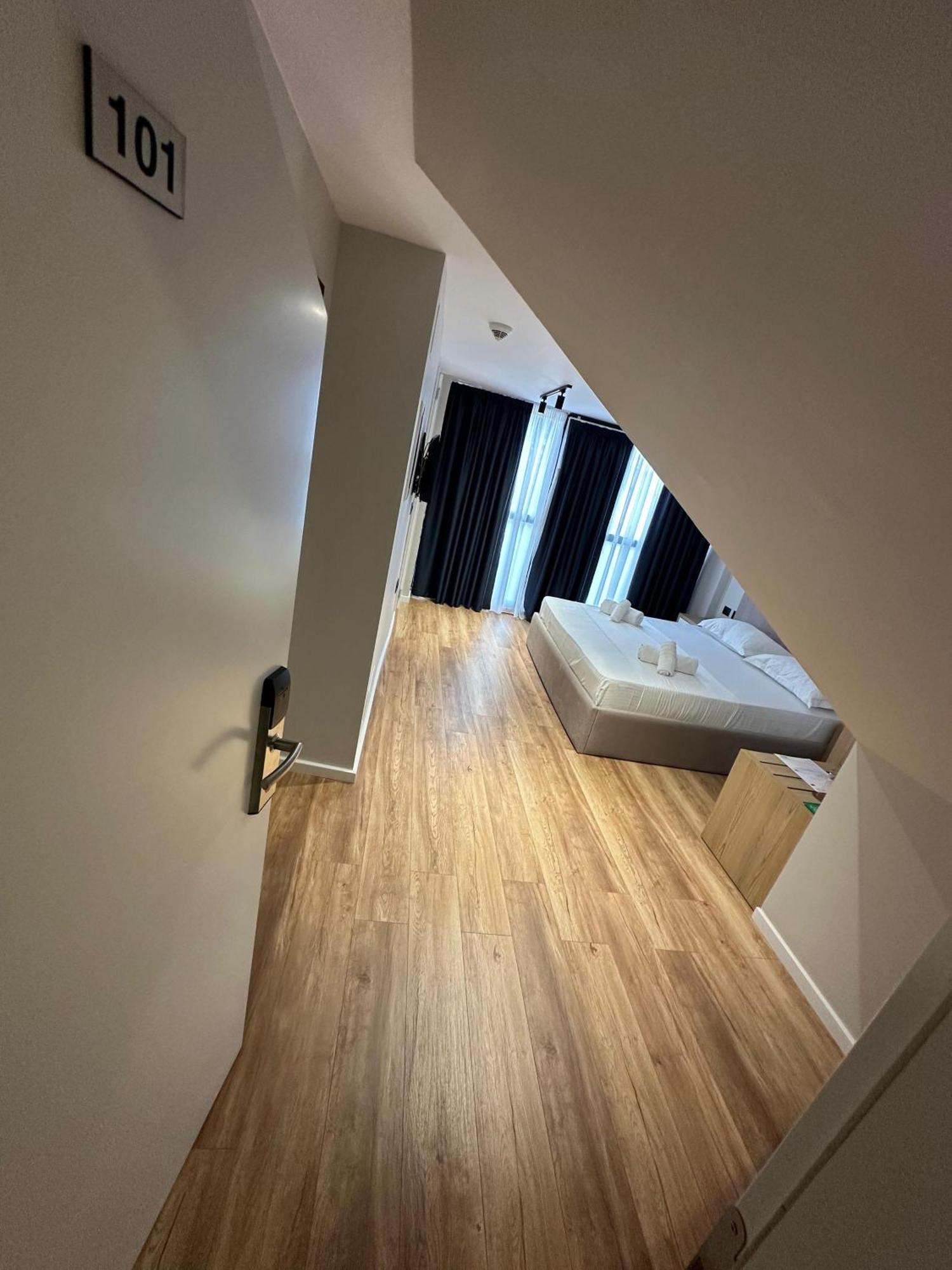 Bel Ami Tirana 2 Otel Dış mekan fotoğraf